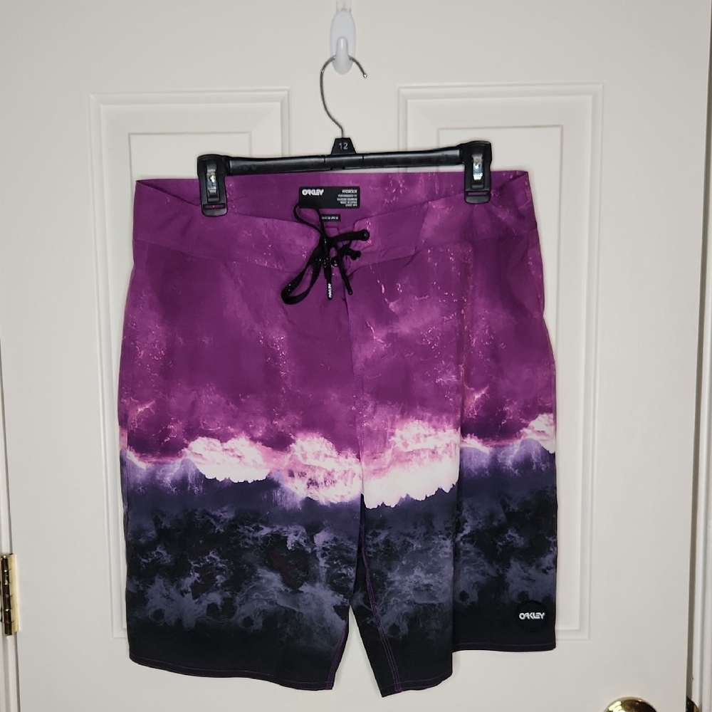 Oakley Surf Whitewash 20" Boardshort Ultra Purple Wave - Size 32
